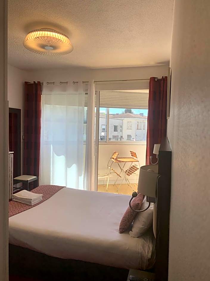 Brit Hotel Bleu Nuit