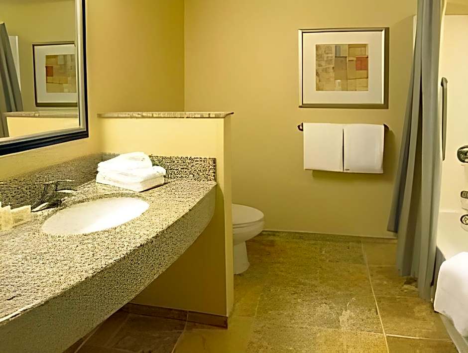 Courtyard by Marriott Hadley Amherst