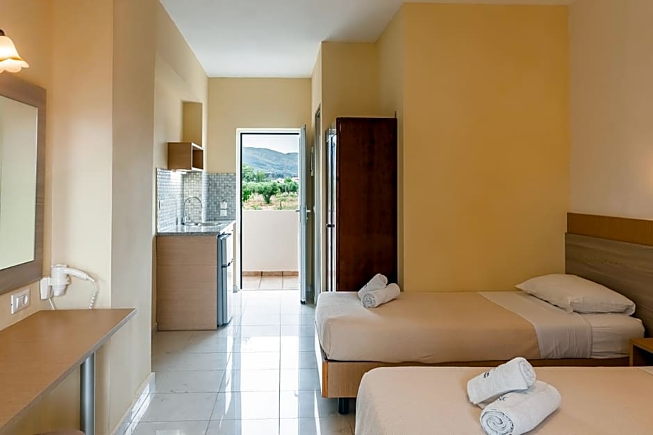 Village Inn Studios & Family Apartments