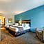 Moulton Inn & Suites By OYO