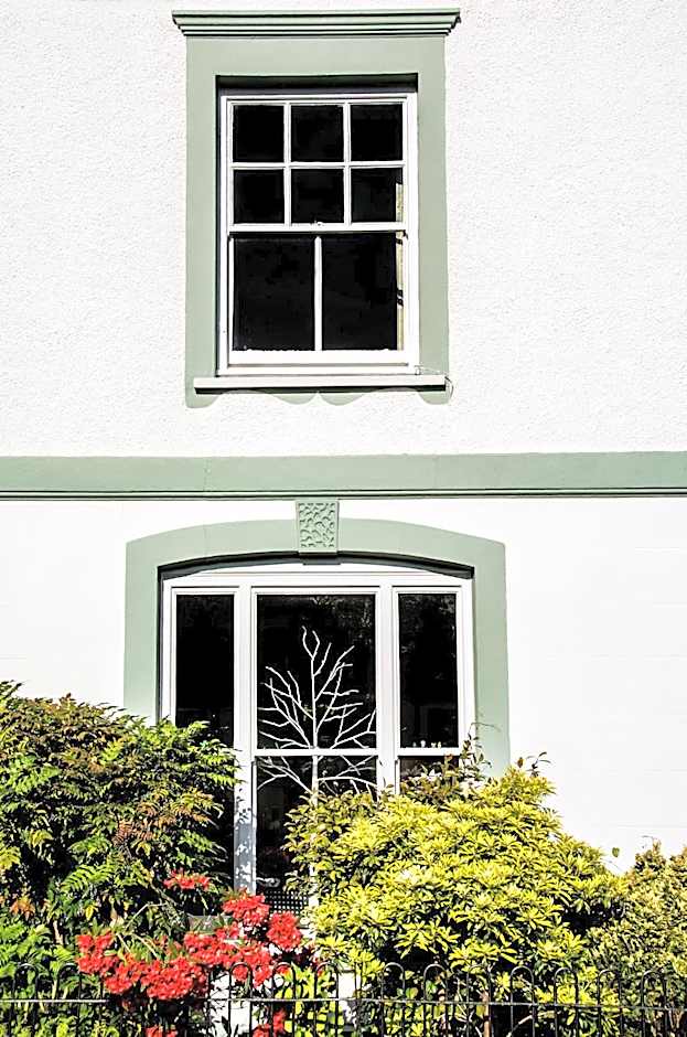 Llety Brynawel Guest House