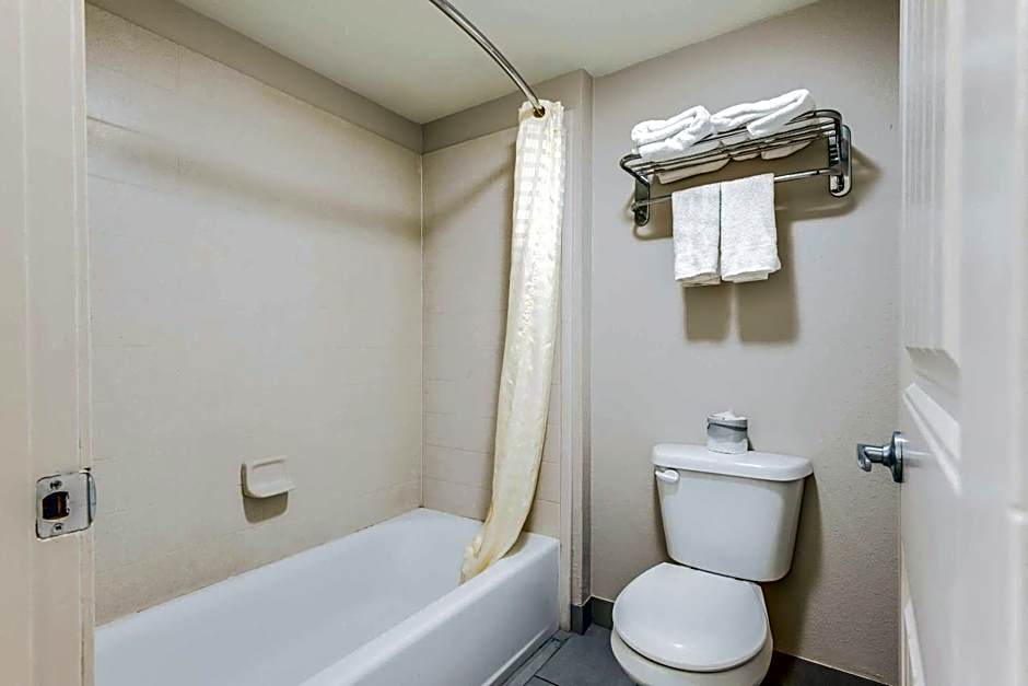 Econo Lodge Inn & Suites Enid South