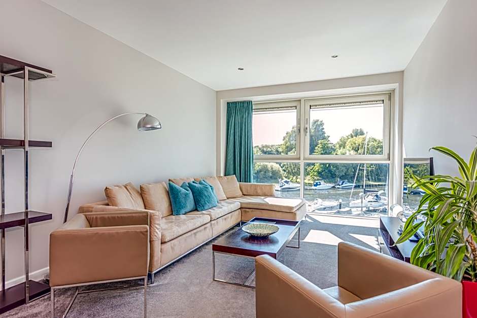 Captain's Club Hotel & Spa