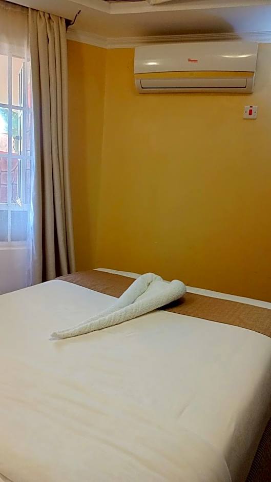 Savannah Paradise Hotel
