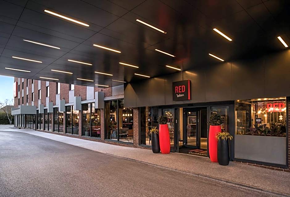 Radisson Red London Gatwick Airport