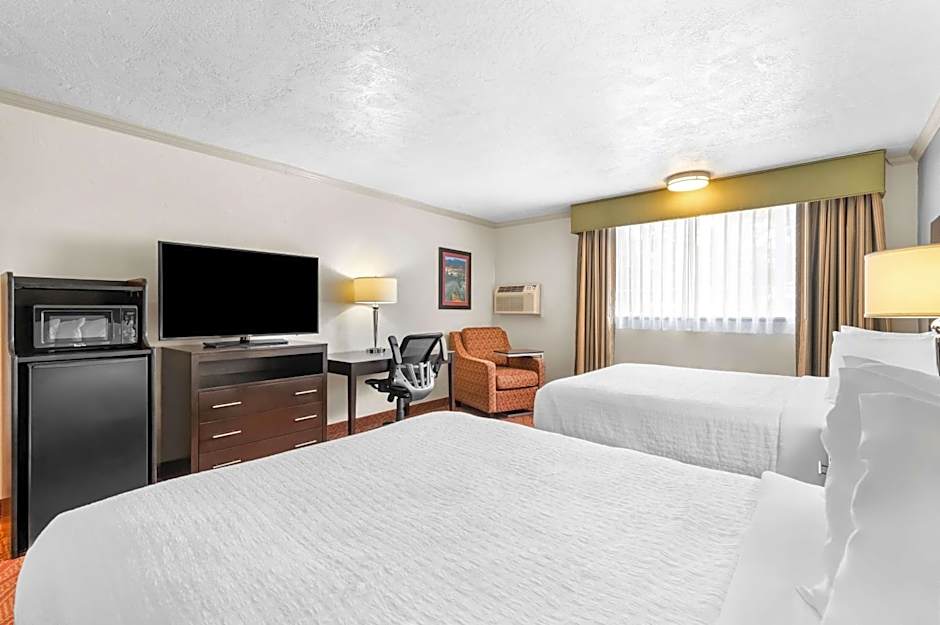 Best Western Plus Parkway Inn