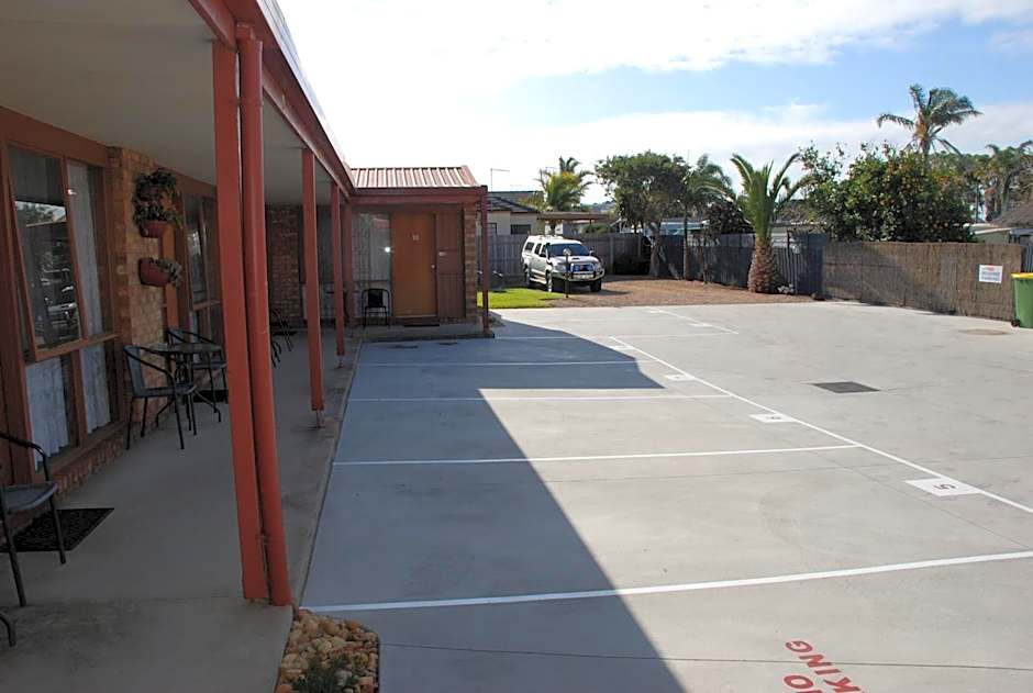 Cunningham Shore Motel