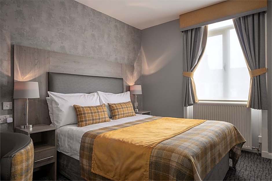 Number 44 Hotel & Bar