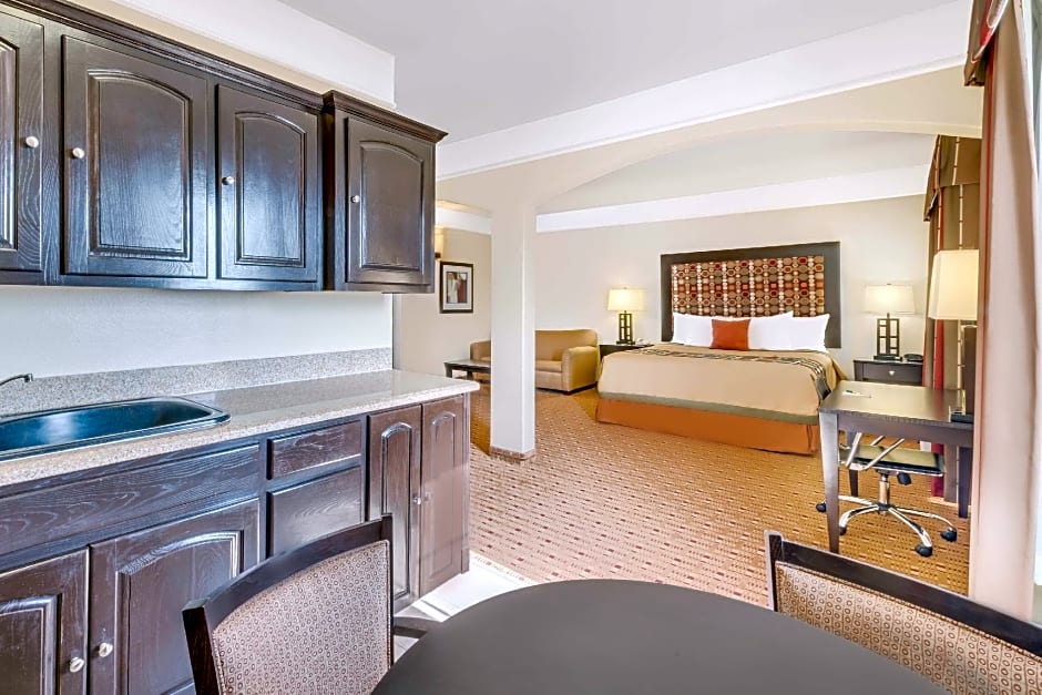 Super 8 by Wyndham Hidalgo/McAllen Area