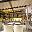 Envoy Hotel