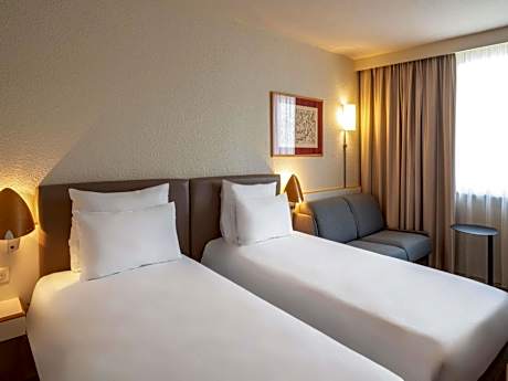 Standard Room 1 Double Bed and 1 Sofa