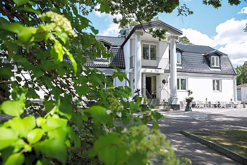 Hällsnäs Hotell & Restaurang