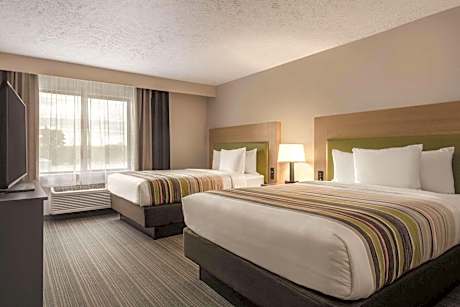 Quadruple Room with Two Queen Beds and Roll-In Shower - Disability Access/Non Smoking