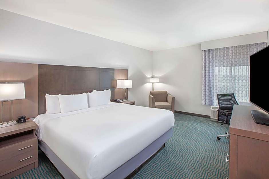 La Quinta Inn & Suites by Wyndham Dallas - Duncanville