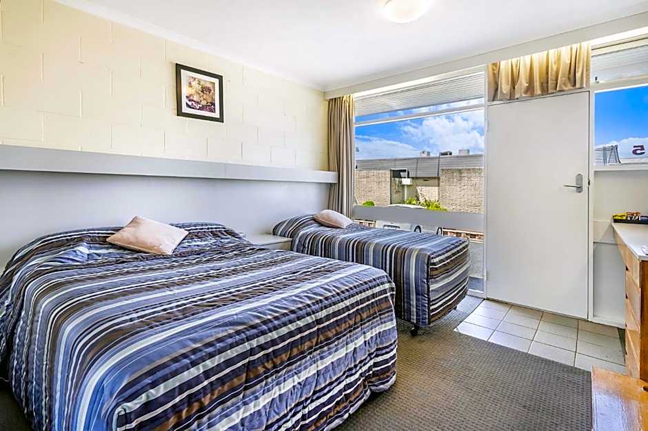 Top of the Town Hotel Motel