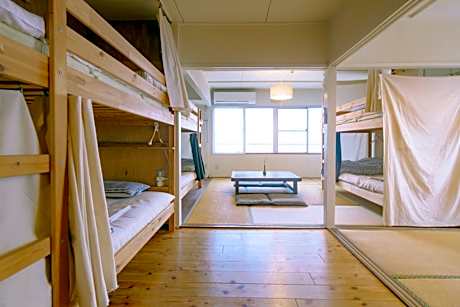 5 Bunk Bed with Private Bathroom