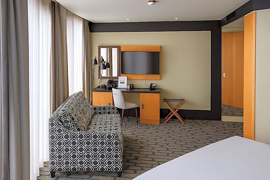 Holiday Inn Salisbury-Stonehenge By IHG