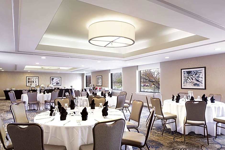 DoubleTree by Hilton Laurel