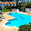 Artemia Aigues-Mortes - Hôtel avec piscine - Bornes électriques - Parking privé - Local vélo-moto