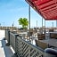 Commander Hotel & Suites