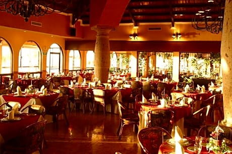 Grand Plaza La  Paz Hotel & Suites