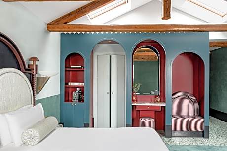 Junior Suite with Canal View