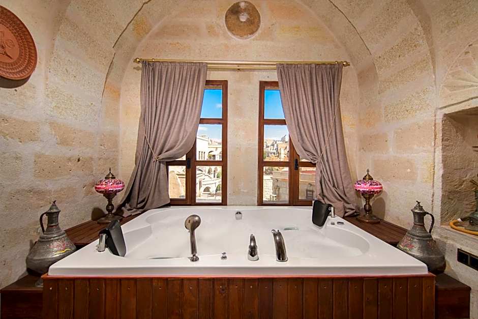 Cappa Via Cave Hotel