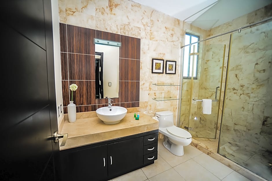 Encanto Riviera Condohotel