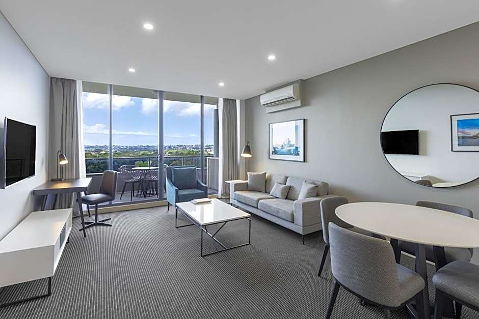 Meriton Suites Waterloo