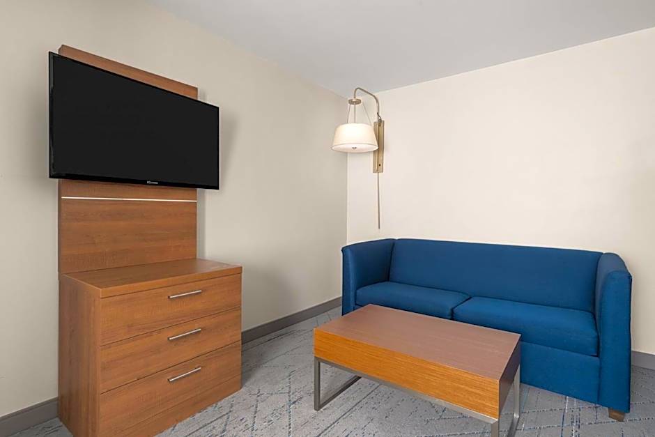 Holiday Inn Express & Suites Harrison By IHG