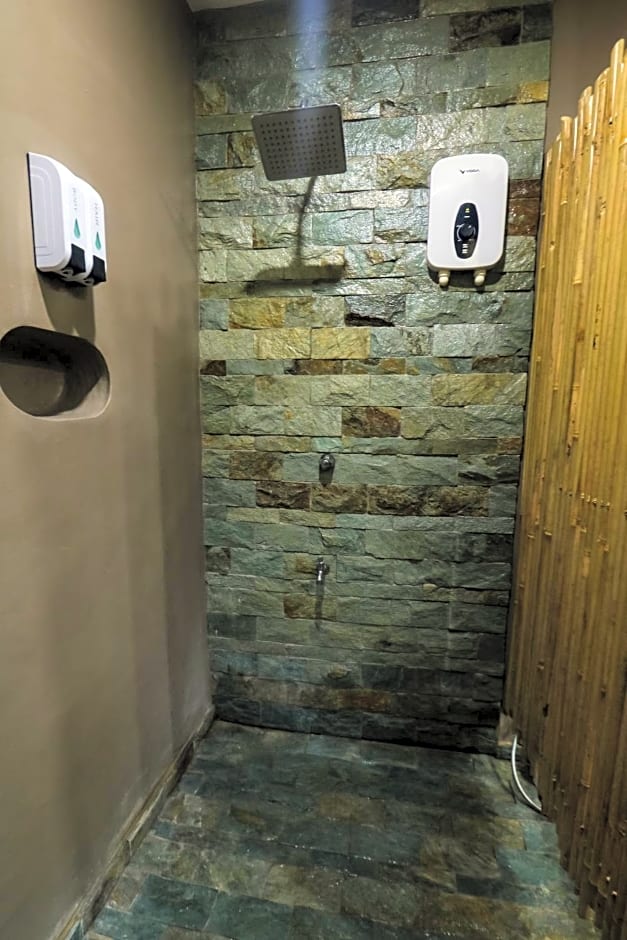 Nakabalo Guesthouse & Restaurant