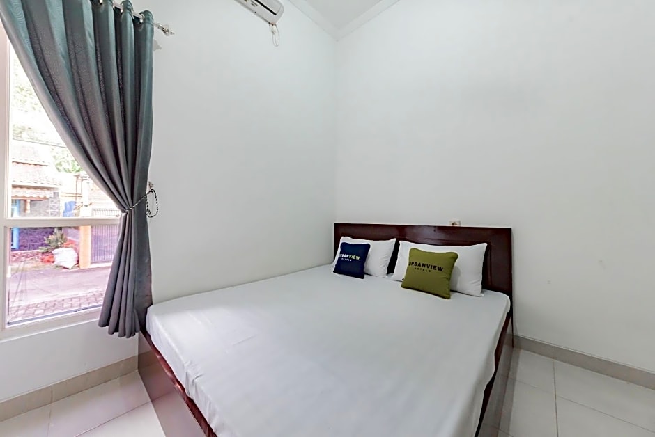 Urbanview Hotel Damai Residence Sutawinangun by RedDoorz