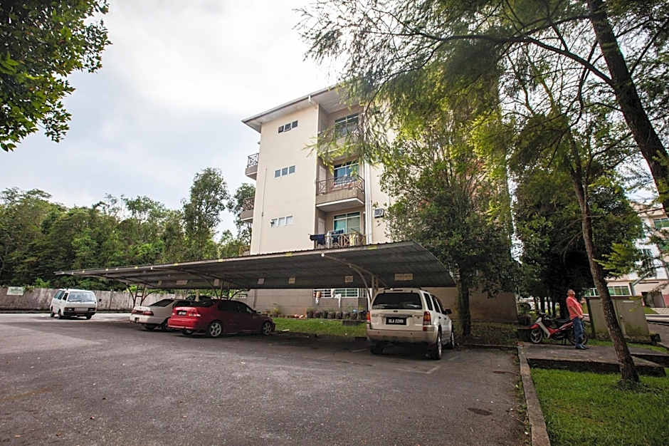 Natol Homestay - Kuching Home Penthouse Airport Road
