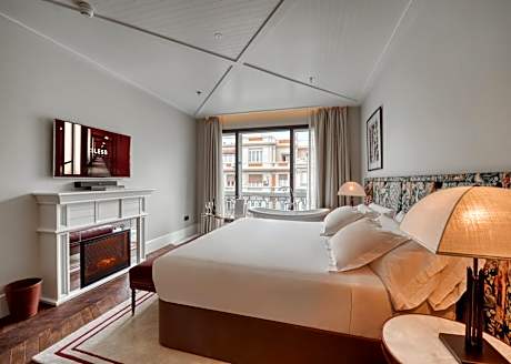 Studio Suite Velázquez View