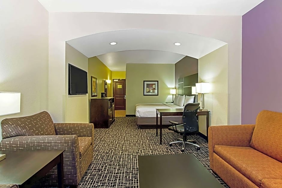 La Quinta Inn & Suites by Wyndham Denver Gateway Park