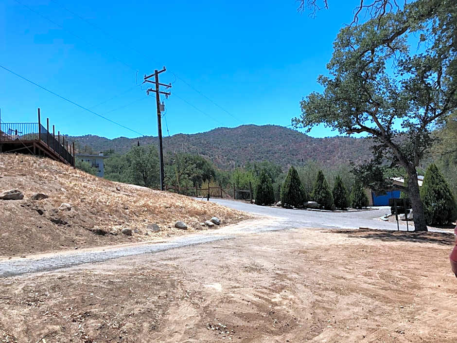 Sierra Lodge Three Rivers