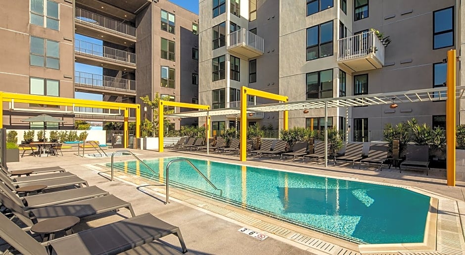 SuitesRUs Apart Hotel near Dodgers Stadium