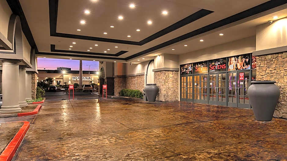 Silver Sevens Hotel & Casino