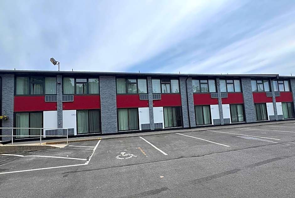 Ramada by Wyndham Kingston