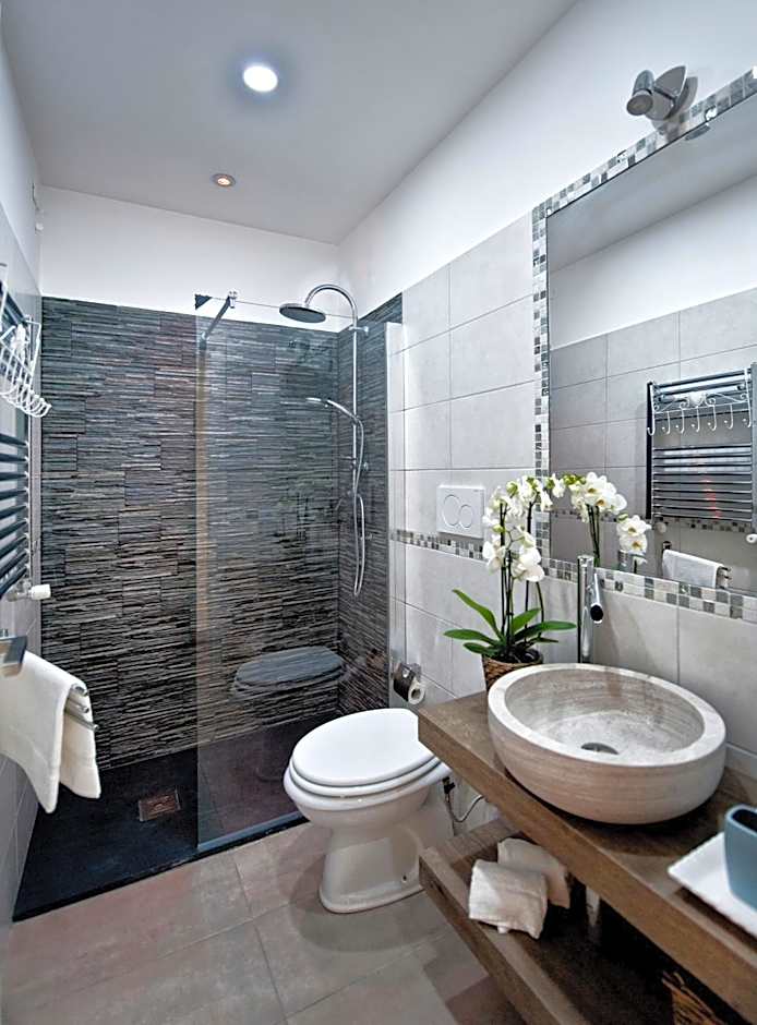 TinkerBell GuestHouse