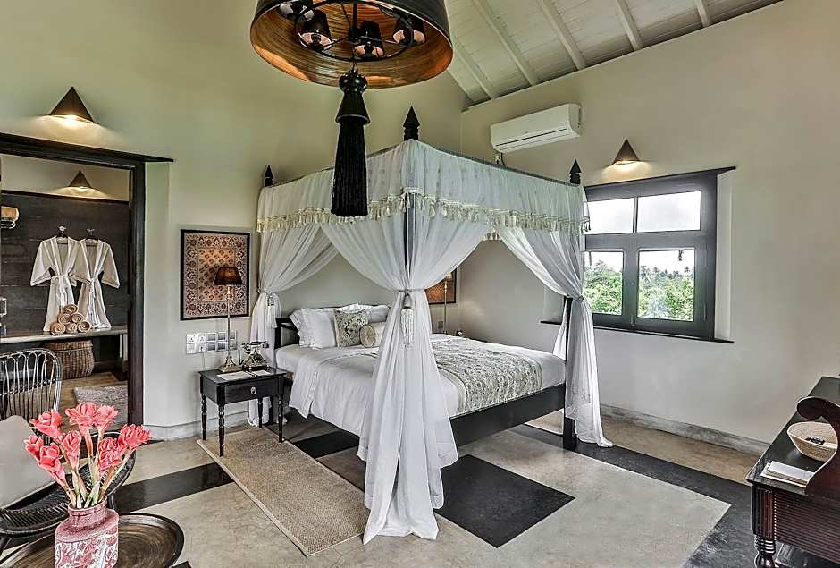 Villa Mayurana by Edwards Collection