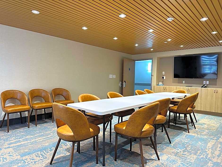 SureStay Plus by Best Western Brooks