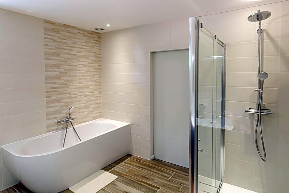 VILLA DES CHENES-Adult only