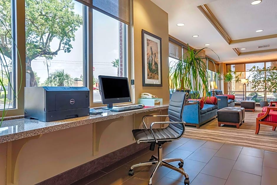 Comfort Suites Biloxi/Ocean Springs