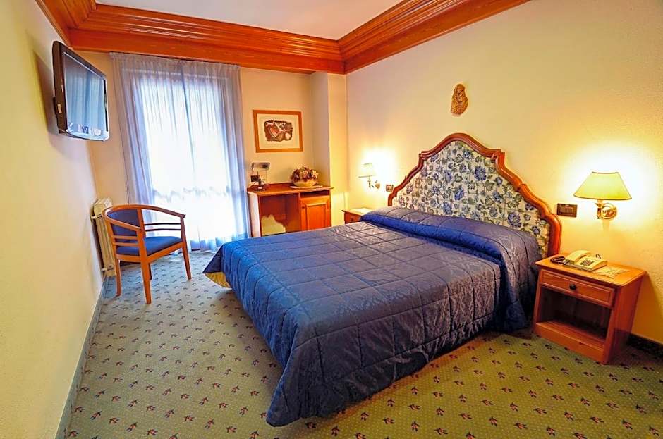 Photo 1 of 4 of Comfort 1 Double Bed or 2 Beds