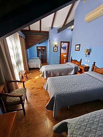 Classic Quadruple Room
