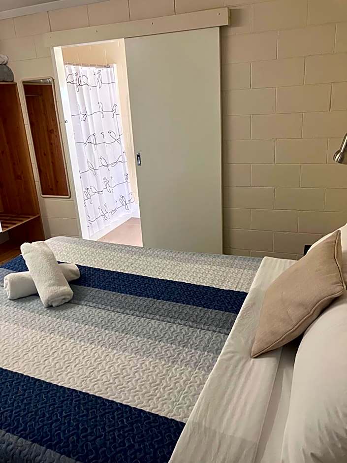 Mitchell Motel & Cabins