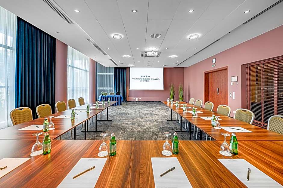 VILNIUS PARK PLAZA HOTEL, Restaurant & Terrace, Panorama Bar, Conference & Banquet Center