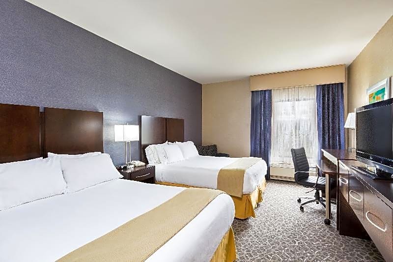 Holiday Inn Express & Suites Burlington - Mount Holly