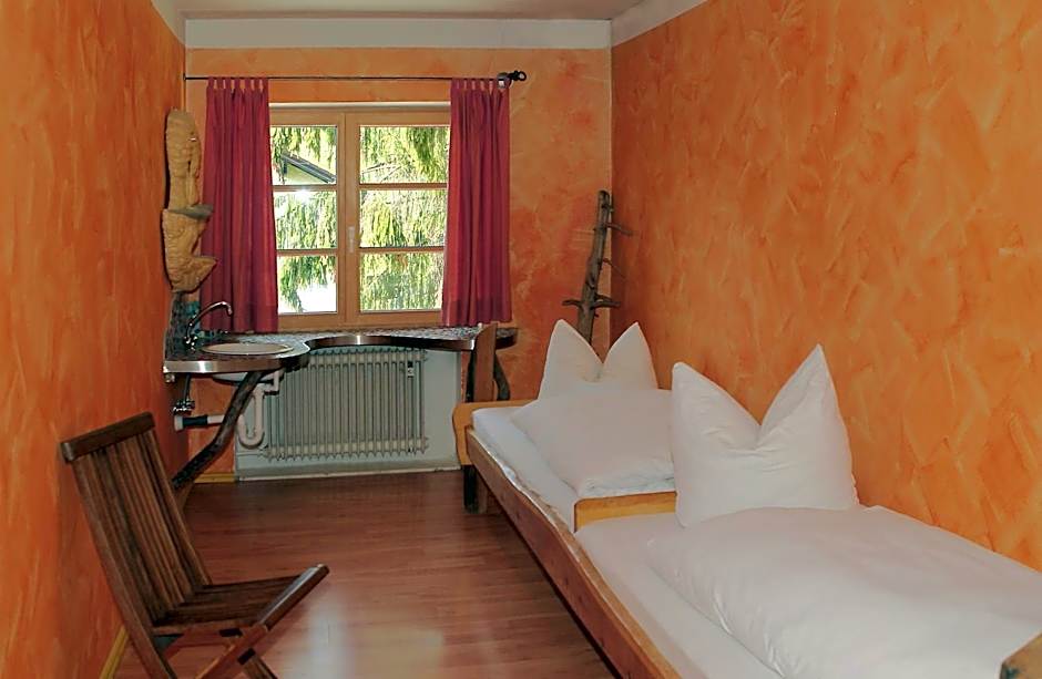 Schiff Bihlerdorf - Hostel